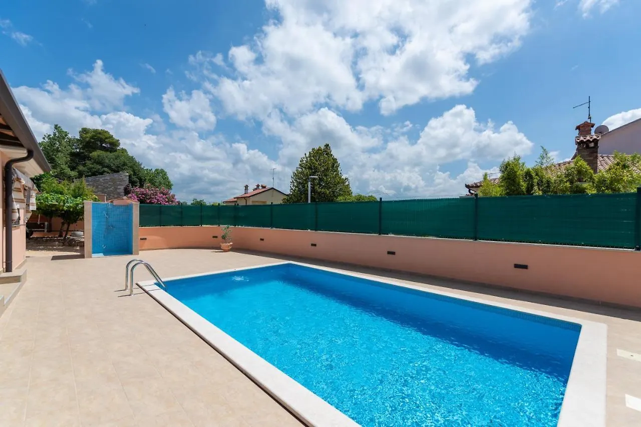 Villa Bellavista Buje 0*,